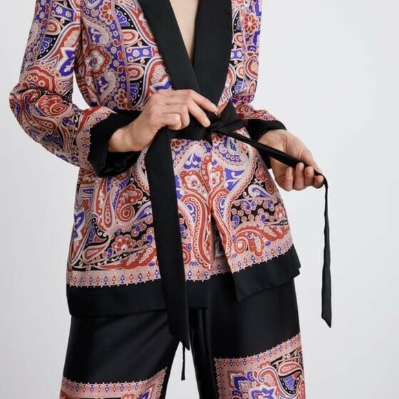 Zara Paisley Printed Laped Collar Flowy Blazer - Picture 8 of 13